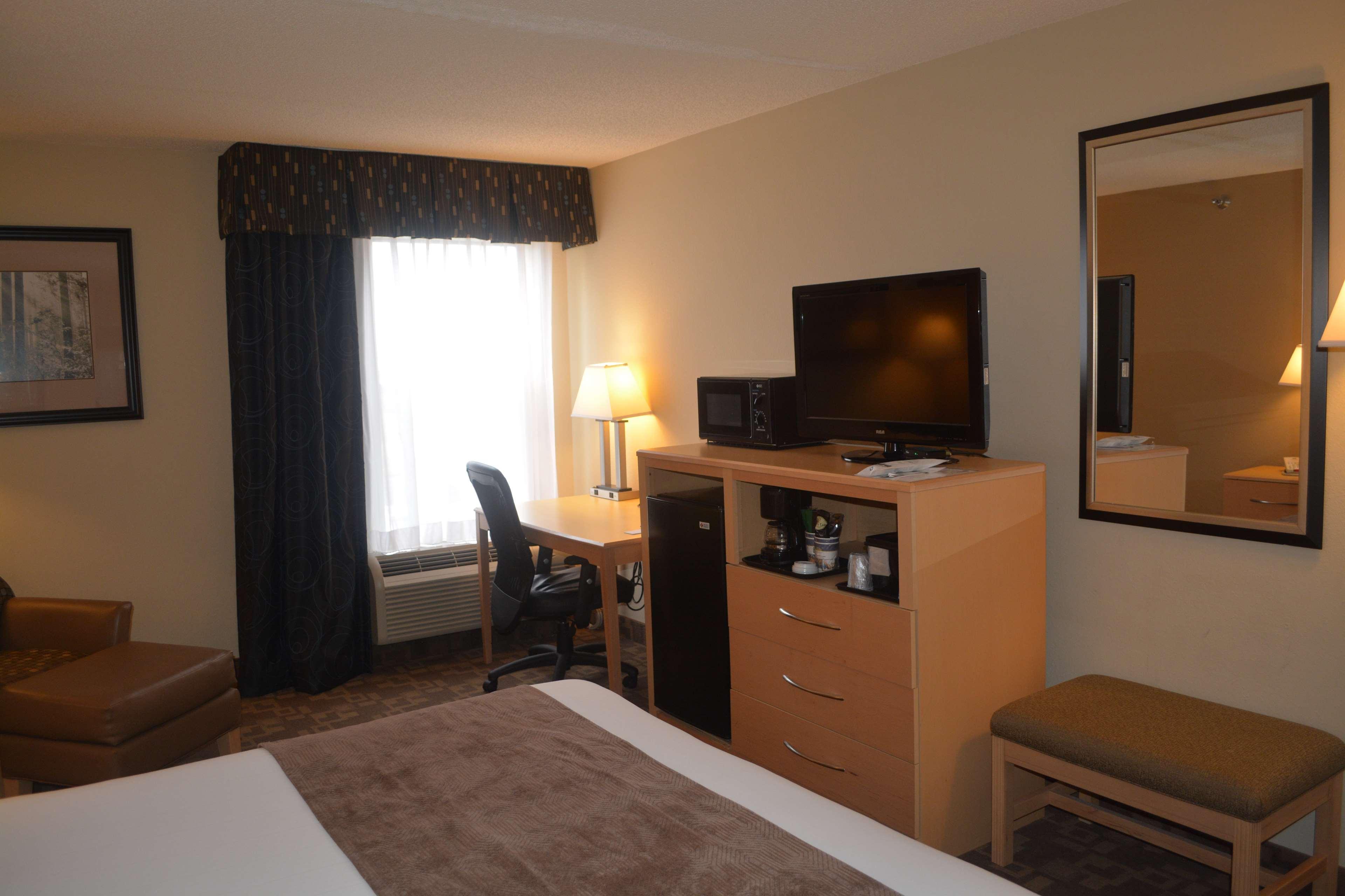 Surestay Plus Hotel By Best Western Roanoke Rapids I-95 Room photo